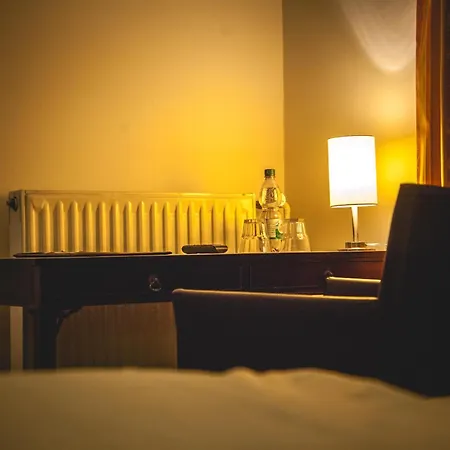 Alexander Hotel