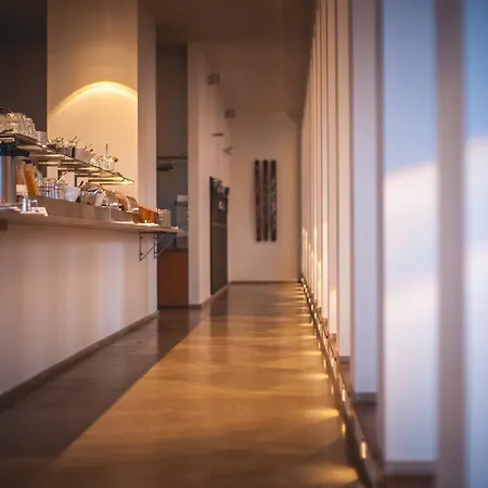 Alexander Hotel